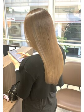 アールサロン 名駅(Rr SALON) 明るめベージュカラー
