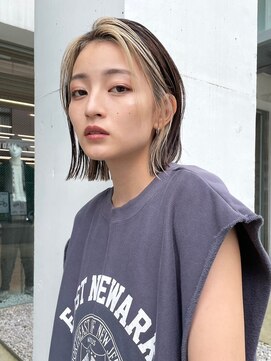 サンク 原宿 表参道(cinq) デザインカラー前髪インナーカラーベージュ黒髪ボブハイトーン