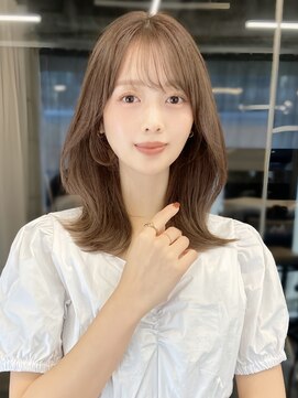 エヌアイ オモテサンドウ(ni omotesando) 憧れ韓国くびれミディアム/シースルー前髪ミルクティーベージュ