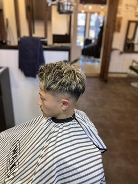 ジールアンドニコ(Zeal & nico.) スキンフェードカット