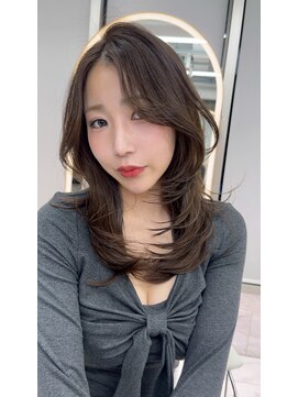 ロンドルピナス 小倉(Lond Lupinus) ミディアムレイヤーカット/似合わせカット/大人ガーリー/20代