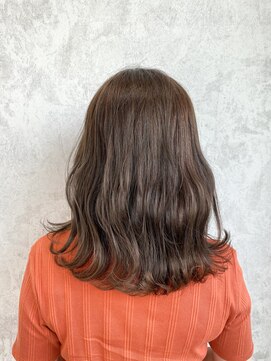 デミヘアー(Demi hair) ミディアムヘア×ラテベージュカラー