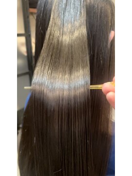 ギリア(Gillia) 艶髪ロング