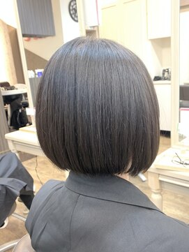 アルターリール(aL ter Rire) 前髪/マチルダボブ/ピンクベージュ/インナーグレージュ/福原遼華