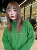 ぱっつん前髪フルバングミディアムウルフレイヤーカット