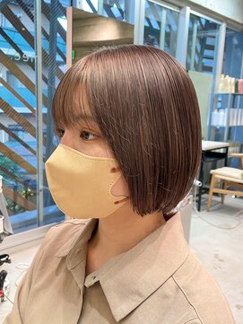 ミィ 浦和(mee) デザインカラールイヤーカット/ウェットヘア／オリーブベージュ