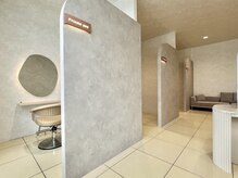 アース コアフュールボーテ 上越店(EARTH coiffure beaute)の雰囲気（自分だけの特別空間で、贅沢なサロンタイムを。）