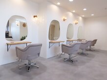 クペシック(Coupe et Chic)の雰囲気（明るい店内でゆっくり、くつろぎ空間）