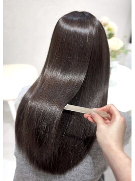 質感までこだわったsuzukaの美髪矯正！