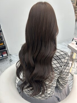 ロンドルピナス 小倉(Lond Lupinus) ミディアムレイヤーカット/似合わせカット/大人ガーリー/20代