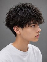 シー バイリリア メンズサロン(siie by LILIA.) ツイスト/スパイラルパーマ/フェザーパーマ/フェードカット