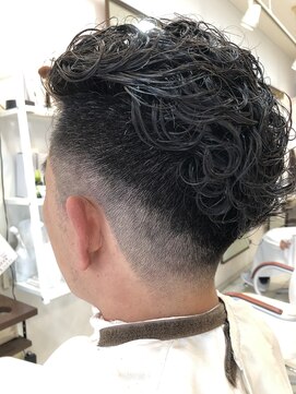 クライムヘアー(Climb hair) フェード刈り上げ大人ウェーブ【上大岡/港南中央】