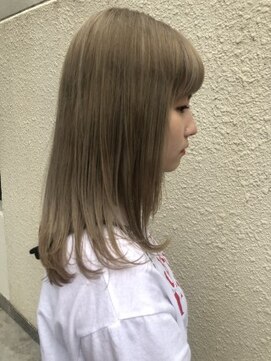 リア(Lia by KENJE) Lia　外国人風ブロンドカラー