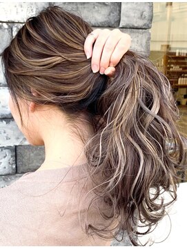 ラヴィエール(LAVIERE by R-EVOLUT) 白髪ぼかしハイライトカラーグレージュココアベージュ柏/柏駅