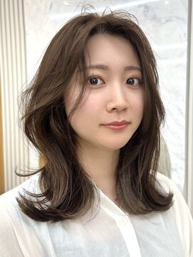 アフロートリノ(AFLOAT Leino) 小顔ヘルシーレイヤースタイル透明感カラー【修】20代30代40代