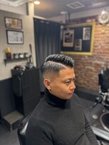ブロートーキョー 有楽町店(Bro Tokyo)&nbsp;ミドルスキンフェードサイドパートスタイル