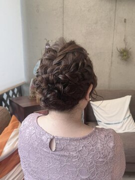 エム インターナショナル 春日部本店(EMU international) 大人の編み込みアレンジ