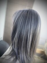 フェニーチェ アヴァンティ インターナショナルヘアサロン(fenice avanti) グレージュオンカラー