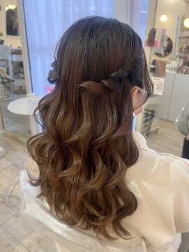 ヘアメイクアンドセットサロン リッコ(Hair make&set salon Ricco) ふわふわねじりハーフツイン