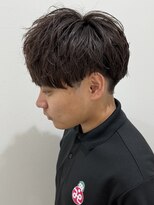 ヒュイル バイ ニアウ(Hwyl by Niau) メンズマッシュパーマニュアンスパーマシャドウパーマ刈り上げ