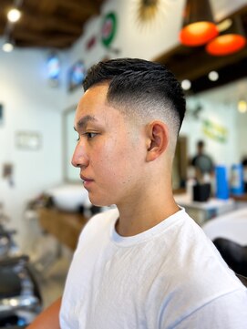 キングコング バーバーショップ バイ アルバレス(KING KONG BARBERSHOP by ALVAREZ) フェザーアップ/メンズカット/スキンフェード/小手指/所沢市