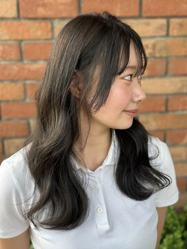 アン アオヤマ(Ann AOYAMA) グレージュ/透明感/ロングヘア