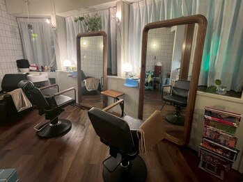 ディエゴ(DIEGO)の写真/【親子での来店大歓迎】二席の隣り合わせで施術させていただきますのでご安心して来店ください！