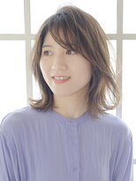 アピューズ ヘアー 芦屋(Apiuz Hair)&nbsp;ミディアムレイヤー×白髪ぼかしカラー３０代４０代５０代
