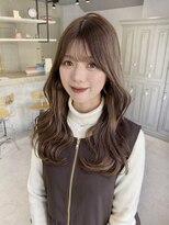 ユヌ(Une) ブリーチなし透明感ベージュカラー前髪顔まわりカット髪質改善