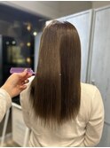 オリーブベージュ