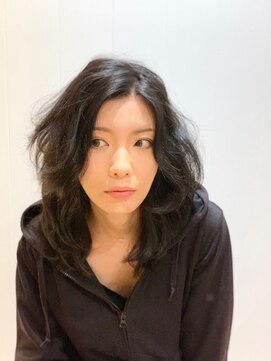 サニアリー(Sunialy) 【Sunialyがお届けする】ゆるやかウェーブ黒髪style