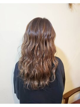 サーティーン(THIRTEEN) HUEハイライト×アイロン波巻き♪秋色カラー★