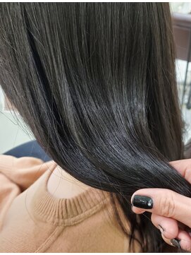 インビテーション(invitation) ダークトーンも透明感カラーに