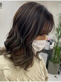 ミディアムグレージュハイライト前髪ありコントラストハイライト