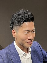 ビーダンディー(Bee dandy) ビジネスカジュアル ツーブロモヒカン ツイストスパイラルパーマ