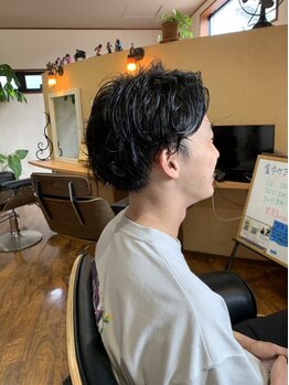 モア美容室の写真/≪9～20時営業≫【北久米駅4分/駐車場有】最旬のメンズパーマ◎カット＋ツイスト・スパイラルパーマ¥11000
