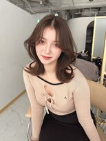 ヴェイ(VEYY.)&nbsp;ふんわりミディアムレイヤー　【韓国/韓国ヘア/栄/学割U24】