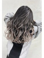 テイス 新宿(TACE)&nbsp;グラデーションカラー[ネビージュ/黒髪/小顔/新宿]