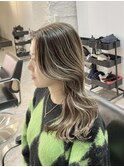 黒髪ボブルフネビージュ小顔ワンレンスペインカール