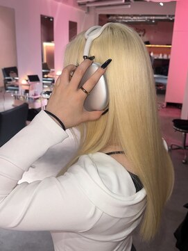 ダズリングディア(Dazzling Deer) 抜きっぱなしブロンド/リタッチブリーチ/ブロンド/ハイトーン