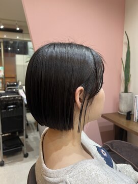 ヘアーズ スケッチ(hair's sketch) ぱつっと丸みショートボブ