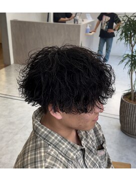 クヴェル(Kvell) 波巻きパーマ