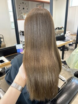 ルオント(LUONT) 透明感No.1のオリーブベージュ