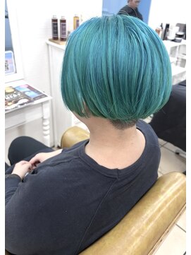 シャルティア 岩国(SHALLTIA) ハイトーン/寒色系カラー/ターコイズブルー/刈り上げショート
