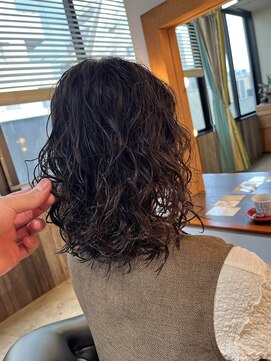 ビハインドザカーテン(BEHIND THE CURTAIN) 無造作パーマ×ミディアムレイヤーボブ