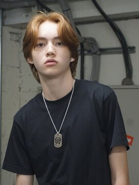 ノラ シブヤ(NORA) メンズミディアムセンターパート茶髪ブラウンカラー外国人風