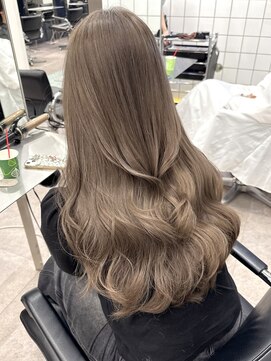 サンク 原宿 表参道(cinq) 原宿グレージュケアブリーチ顔まわりレイヤーカットミルクティー