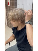 アイドットプラス 札幌大通り(i.+ODORI)&nbsp;2ブリーチカラー/無造作ウルフセンターパート