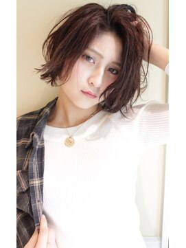 レウナ 外苑前(Reuna) 黒髪アッシュ☆外国人風ウェーブ