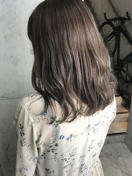 ルノン(LUNON) 【LUNON】ハイライトでつくるグレージュ